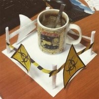 Причём админ? Лучший и вкусный чай только в таких кружках... Спросите узбеков.