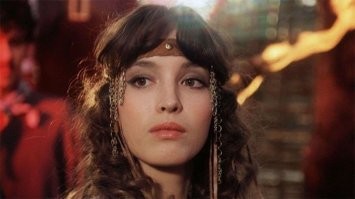 Первая роль Анны Самохиной-Мерседес, из фильма "Узник замка Иф".