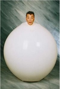 Скоро, очень скоро будем ходить в костюме человека-пузыря.
Ну а пока ,можно бюджетный вариант.