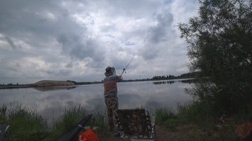 "Рыбак" и СПБ, ты так профессионально держишь спининг, не улетает во время заброса?