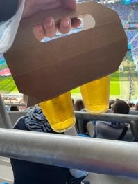 был в питере на Россия-финляндия, это адище! и волонтеры не знают куда идти, тупят по всем вопросам и организация на нуле!!! одним словом город - бомжатник!!!