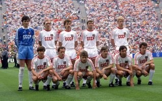 "Обкакались" и отвернулись от болельщиков, или отрицательный выход сборной России в 1/8 финала