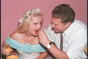 У них там походу все порноактрисы на пенсии в депутатки идут))
(фотки первый раз вижу Жирика с Чоччолиной, улыбнуло))