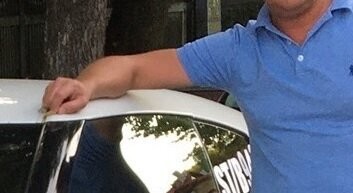 А хозяин разрешил с чужой тачкой пофоткаться?