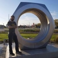 Гайки тоже разные бывают.