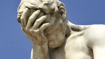 Такая странная мода: джинсы с оптической иллюзией