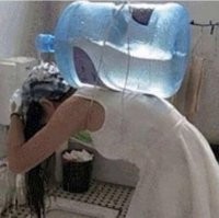 На кого она обиделась?