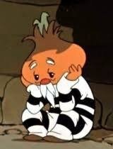 На второй картинке Чиполлино похож на своего отца, Чиполлоне, возмужавшего, но ещё не постаревшего.