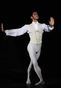 Как парни для тик-тока в баб переодеваются и пид.ары на детских площадках снимаются-нормально,как молодежь парки в мусорку превращают пьяные в г.авно-нормально.А тут быка-натурала поставили-кастрировать,млять.ДА НА РУССКИЙ БАЛЕТ ХОДИТЬ СТРАШНО!Что с этим делать?