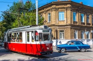 Узкоколейный трамвай Евпатории. Старый и новый.