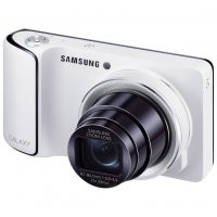 У самсунга был "Galaxy Camera" на андроиде с 3g и Wi-Fi. Попробовал его тогда, как фотоаппарат средненький, 3g тогда не был развит, смысла брать не было. Стоимость этого гибрида планшет+фотоаппарат была почти как младшая зеркалка.