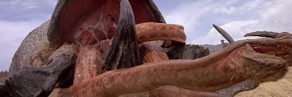 Разве это посох? Это окаменелый язык червяка из "Дрожь земли"