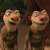 Мужчина прыгнул в Неву с Ладожского моста и сломал колено