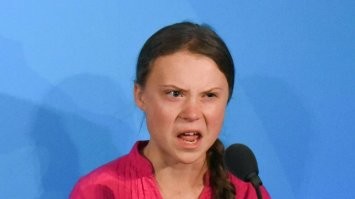 И срок службы у телефона будет пол года видимо, а это огромные бабки, и МИР будет еще больше засрат микропластиком в жратве и океанах.
Вызывайте Кракена)