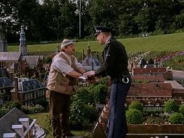 Нет, ваши глаза вас не обманывают, просто с реальностью что-то не так