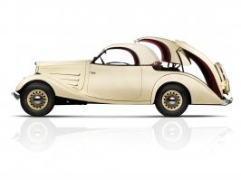 За материал ставлю +, но автор забыл (или не знал), что это не первый кабриолет со складным жестким верхом. Первым был Peugeot 401 Eclipse 1934–38, произведено 78 единиц, механизм запатентован в 1931 году Жоржем Паулином. Крыша у него была цельной и повторяла изогнутую форму крышки багажника, создавая контраст между низким плоским лобовым стеклом и округлыми боковыми окнами. В 1935 г. Peugeot 401 уступила место следующей модели 402. К тому времени было продано 13545 единиц, включая 79 кабриолетов Eclipse.