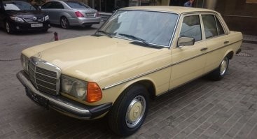 А 130 тысяч долларов у вас есть? Тогда ловите:

1976 года выпуска с пробегом 26 км.