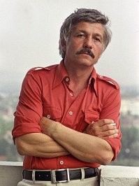 Главным цыганом СССР был молдаванин. Волонтир, Михай Ермолаевич
Второй по величине сыграл только одну роль. Васильев, Василий Фёдорович