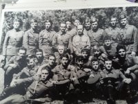 «Скорей бы ужин и отбой, скорей бы дембель и домой»