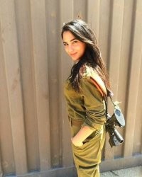 То есть вы нашли неудачное фото парочки израильтянок и на основании этого утверждаете, что все они в целом страшненькие, зато наши славянки - поголовно белокрылые лебеди? Крутой приём, давайте и я попробую