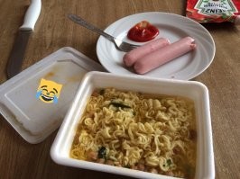 Корона-прививки-увольнения. Вот нынче что "Приятного аппетита"!)))
