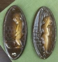 Мужика уважают - у него своя полка.
На стене наклейки часом не такие?