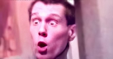 Не один не знаю...
Вот реальный мем из нулевых - что требовал этот мужик?