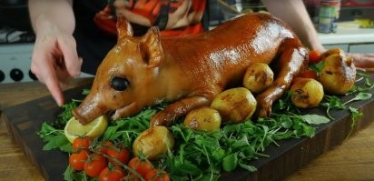 Зачем же ждать, когда поросёнок вырастет?
Можно, чтобы он сразу был как папка - румяный и красивый.