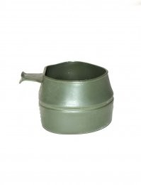 Как всегда, ничего нового не изобрели, а сперли идею у шведской армии, они вот такие кружки-куксы используют уже давно. Хожу с такой в походы, удобная, легкая, на сгибах не ломается, руки не обжигает. Котелок,кстати, тоже шведский, очень удобный.