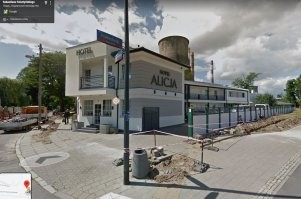 Ну про отель с АЭС можно было и фото посвежее, а не двадцатилетней давности...