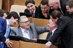 Нормальных законов не будет пока не начнете ходить на выборы.
А пока им на нас насрать.
Проблемы бичей бояр не колышат.