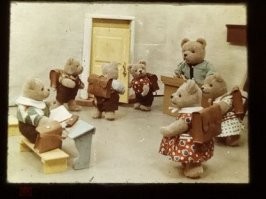 А у меня был гэдээровский стереоскоп с набором слайдов. Какой же это был ВОЛШЕБНЫЙ мир!