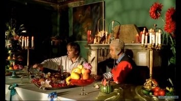 А где её ноги?
  А что, по-твоему, мы ели?