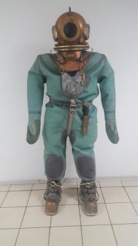 Трёхболтовку надо было одевать.