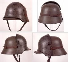 По поводу шлемов с "рожками".
Данная пехотная каска называлась штальхельм (Stahlhelm) и её модификации выпускались с 1916 по 1945 гг. (M15 по M45) ,то есть начиная с Первой Мировой войны. А как мы знаем, Первая Мировая война характеризовалась как окопная война, превосходство артиллерии и в таких условиях пехотинцы боялись лишний раз поднять голову поверх бруствера. И на смену пикельхельму (такие с пикой, смешные) доктором Фридрихом Швердом из Ганноверского университета была разработана конструкция шлема Stahlhelm с загнутыми краями. Шлем был сделан из никелевой стали и имел боковые рожки, предназначение которых было вентиляция и крепление дополнительной налобной пластины (Stirnpanzer), которая должна была усилить защиту лобной части головы солдата. Но здесь получился просчёт, хотя на стенде бронепластины показали хорошую эффективность, при попадании пули в каску с пластиной уже на живом человеке у него просто не выдерживали шейные позвонки. Бронепластины в итоге остались на складах, а каски поступили в войска только с отверстиями для вентиляции,своеобразные рожки.