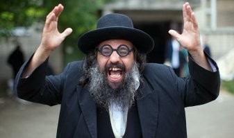 не читал статью но думаю что если вход сделать платным то можно и так заработать а плюсом еще и крипта упадет