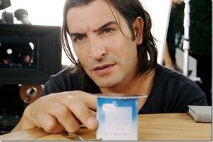 4. Да да да. Прямо так на столе без царапин и следов чеснок и раздавиться, и эта приблуда так легко помоется.

Сразу вспомнилось.