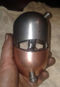 Говорят, что самый дорогой выкупленный реквизит вот этот. Дополняет коллекцию яиц Фаберже...