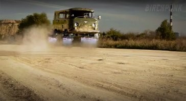 УАЗ выпустил "космический" автодом на базе "Буханки"