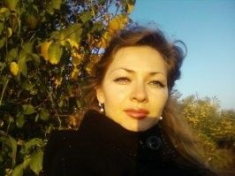 Пацаны, не ведитесь!!! Я через полгода после развода прикола ради зарегистрировался на каком-то сайте знакомств - уж больно тошно было одному сидеть в квартире. И что?! Сам не понял как вот уже 6 лет живу с какой-то женщиной из этих ваших интернетов... Точно помню, что познакомились, созвонились пару раз, встретились в кафешке... А дальше - ХЗ что и как, но живем уже в квартире ее покойной тетки, сделали капремонт, мебели накупили зачем-то...