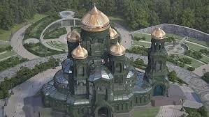 Постройки , существование которых сложно объяснить с логической точки зрения

Культовые сооружения