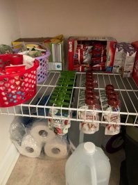 Я правильно понимаю, что для размещения правых пакетов сока с них снимали крышки?