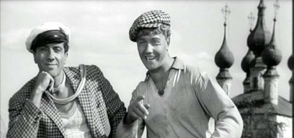 смотрите Шура что можно сделать из японского музыкального центра, кучки аккумуляторов и старой УАЗовской буханки.