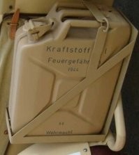 У меня в гараже такая же, только 1942 года.