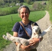 Похож на один известный мем с медведом.