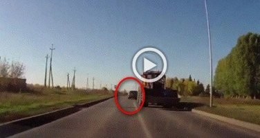 там какой-то 3,14дор-учитель вписался перед кировцем, и затормозил, кировец от него уходил. а надо было бить...
