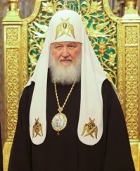 Зачем фараоны Египта носили эти странные платки?

По той же причине, что и главпоп Гундяй носит эту странную шапку с длинными ушами. Белый цвет - это цвет неба, где проживает его начальник. Длинные уши - знак того, что Киря прислушивается к гласу народа.