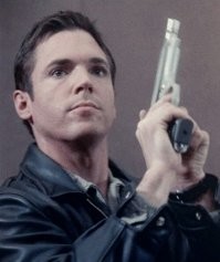 Я понимаю, что мало кому что скажет это лицо, но... Было крайне приятно увидеть Николаса Лиа чуть ли не впервые после "Секретных материалов" в последнем "Противостоянии", пусть и на заднем плане.