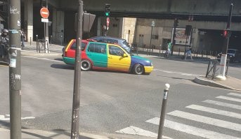 Только что в Париже  сфоткал.