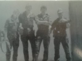 87-89 Вьетнам . Страна была нищая , но отношение к нам были прекрасные . Правда тащили все что плохо лежит .